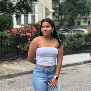 Meet your Posher, Hillary